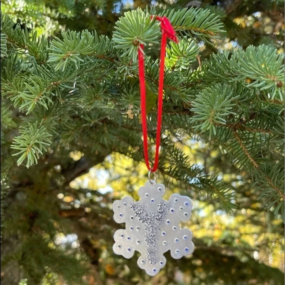 Handmade stamped personalized snowflake Christmas tree silver aluminum‎ ornament
